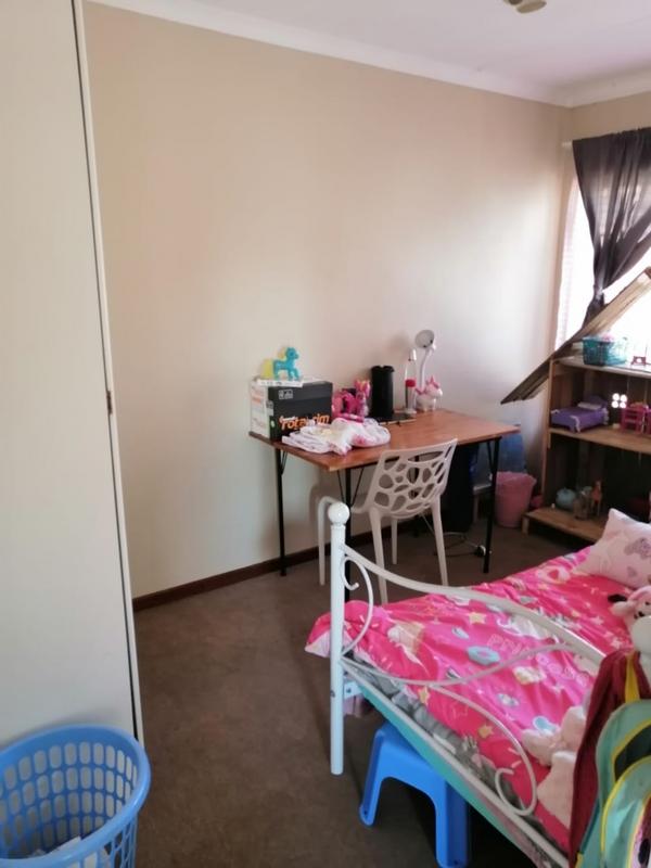 2 Bedroom Property for Sale in The Reeds Gauteng