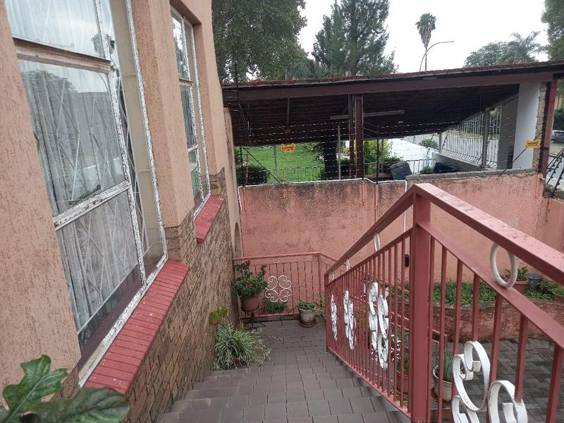4 Bedroom Property for Sale in Bezuidenhout Valley Gauteng