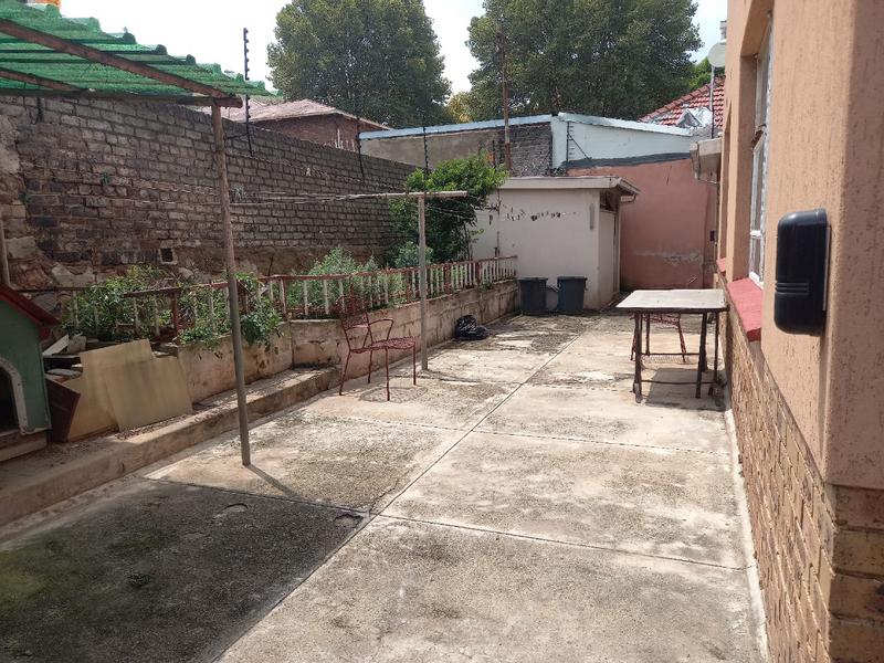 4 Bedroom Property for Sale in Bezuidenhout Valley Gauteng