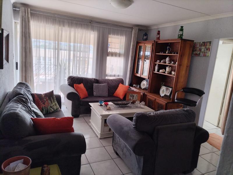 2 Bedroom Property for Sale in Mondeor Gauteng