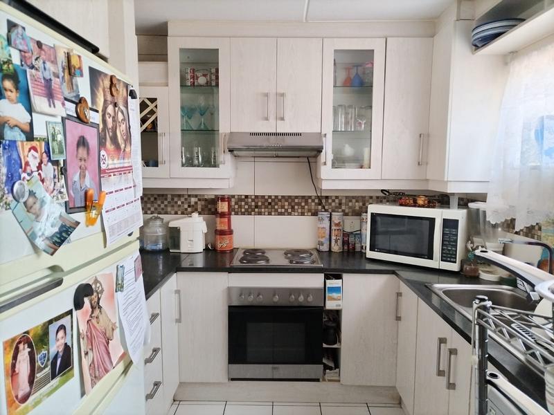 2 Bedroom Property for Sale in Mondeor Gauteng