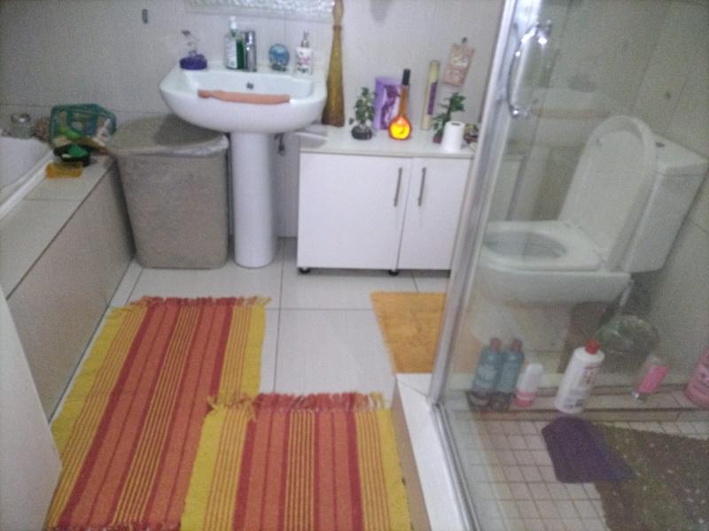 2 Bedroom Property for Sale in Mondeor Gauteng