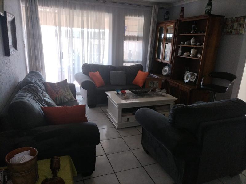 2 Bedroom Property for Sale in Mondeor Gauteng