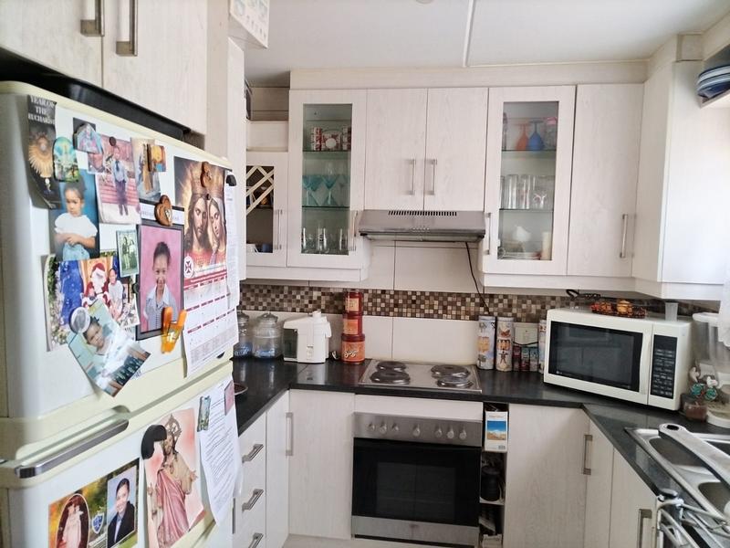 2 Bedroom Property for Sale in Mondeor Gauteng