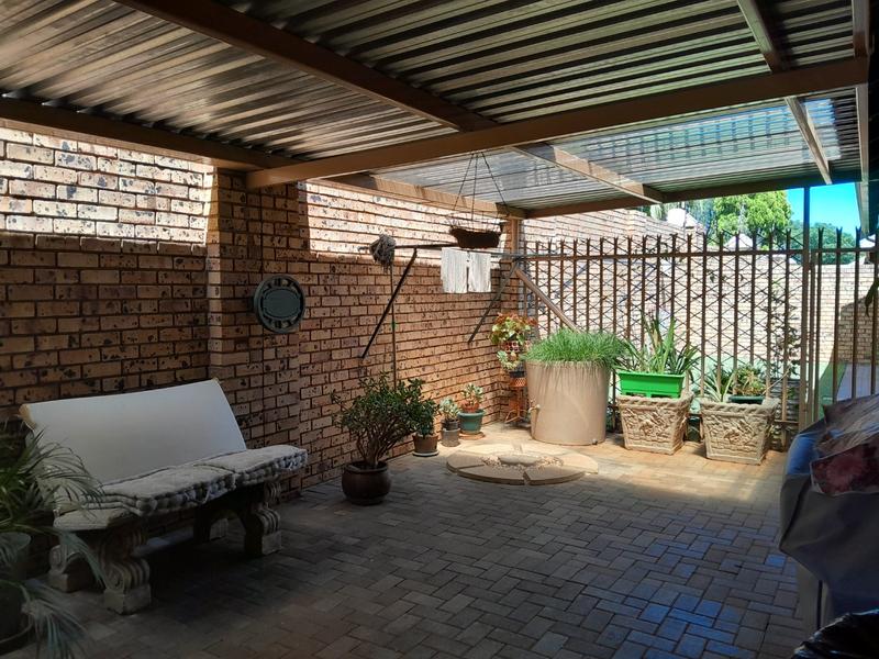 3 Bedroom Property for Sale in Annlin Gauteng
