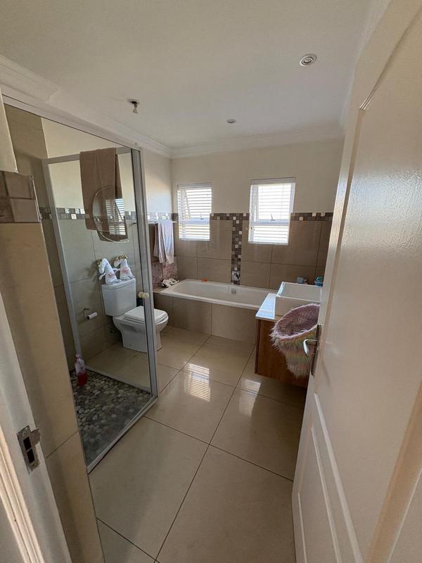 To Let 4 Bedroom Property for Rent in Midstream Hill Gauteng
