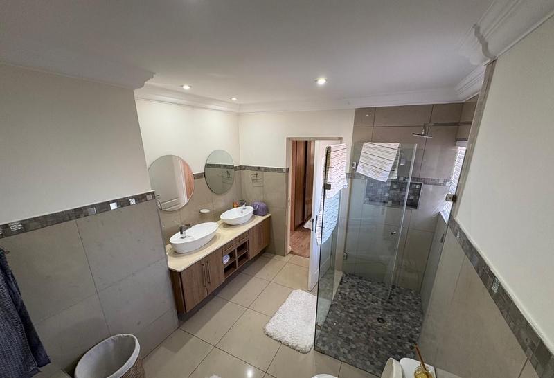 To Let 4 Bedroom Property for Rent in Midstream Hill Gauteng