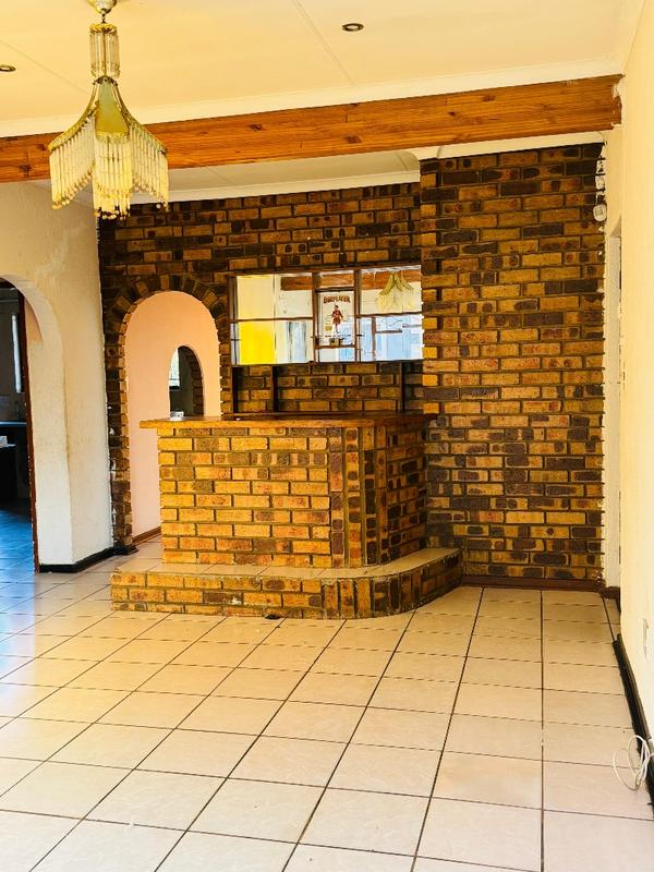 To Let 3 Bedroom Property for Rent in Windmill Park Gauteng