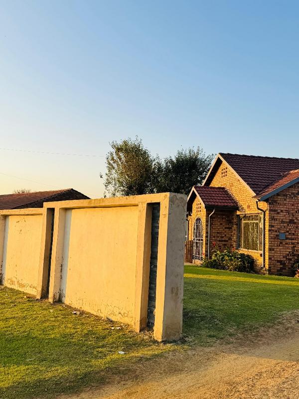To Let 3 Bedroom Property for Rent in Windmill Park Gauteng