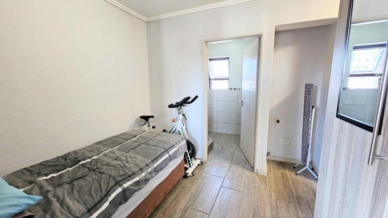 1 Bedroom Property for Sale in Sebenza Gauteng