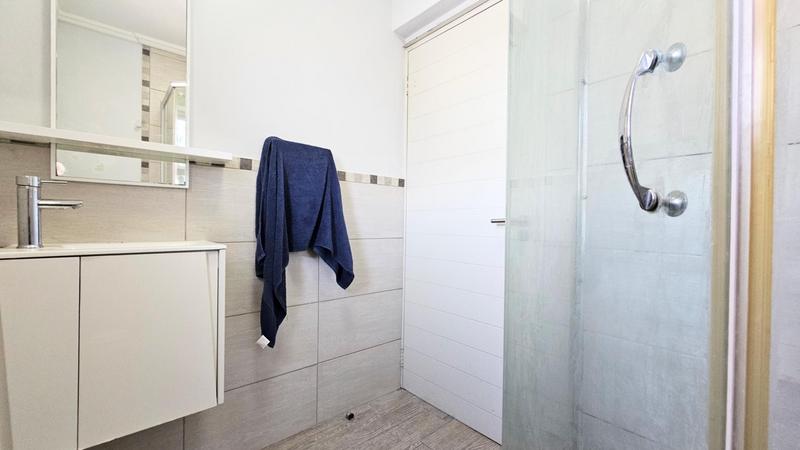 1 Bedroom Property for Sale in Sebenza Gauteng