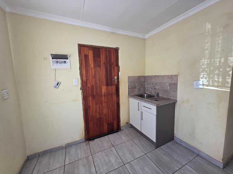 2 Bedroom Property for Sale in Dawn Park Gauteng