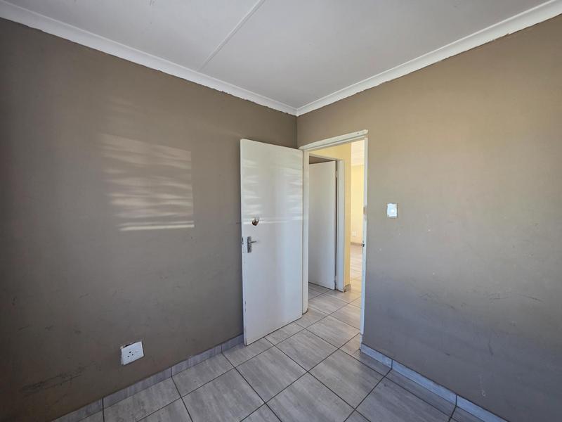 2 Bedroom Property for Sale in Dawn Park Gauteng