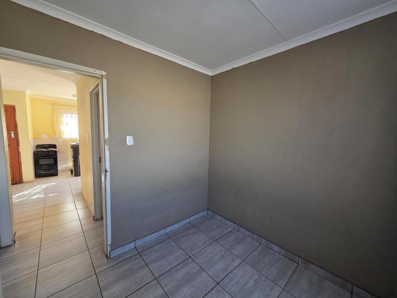 2 Bedroom Property for Sale in Dawn Park Gauteng