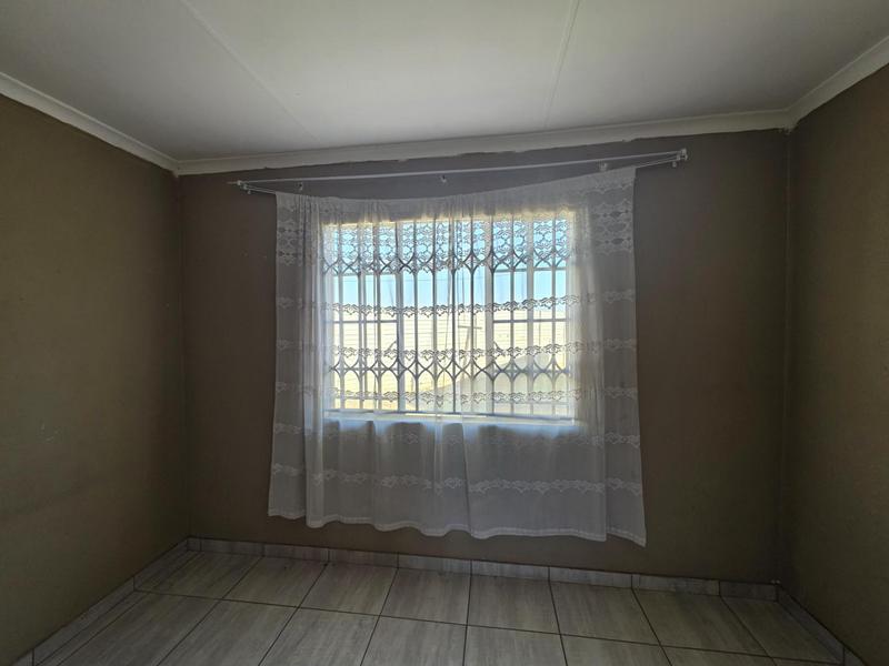 2 Bedroom Property for Sale in Dawn Park Gauteng