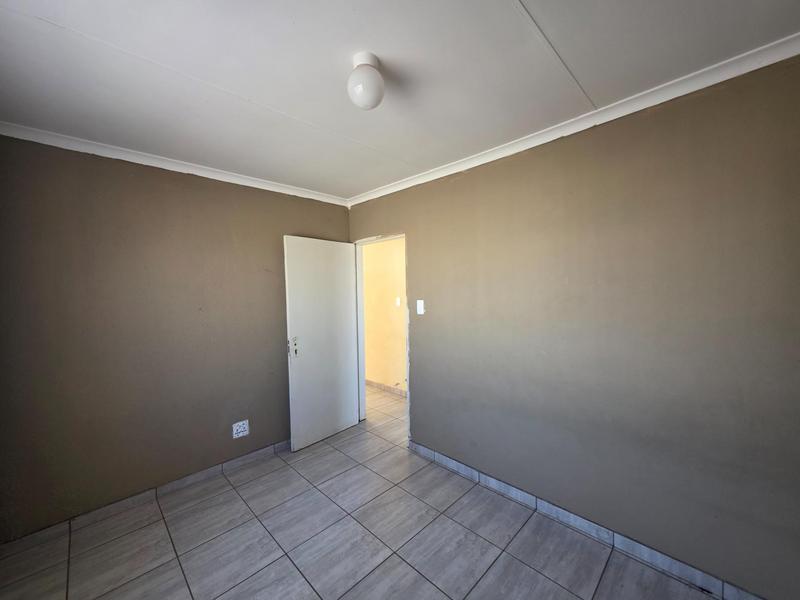 2 Bedroom Property for Sale in Dawn Park Gauteng