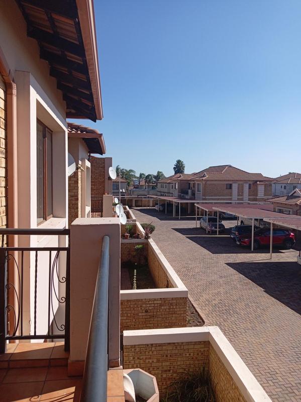 2 Bedroom Property for Sale in Sonneveld Gauteng