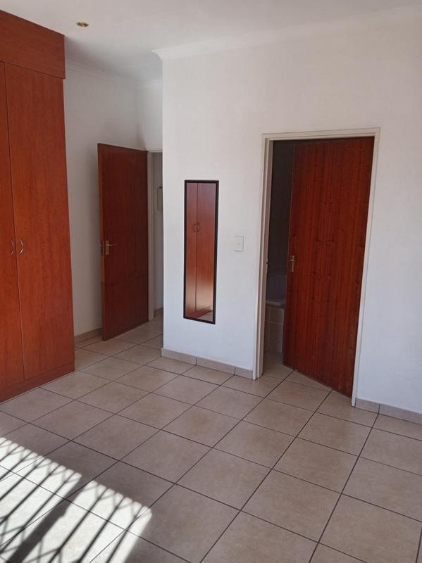 2 Bedroom Property for Sale in Sonneveld Gauteng