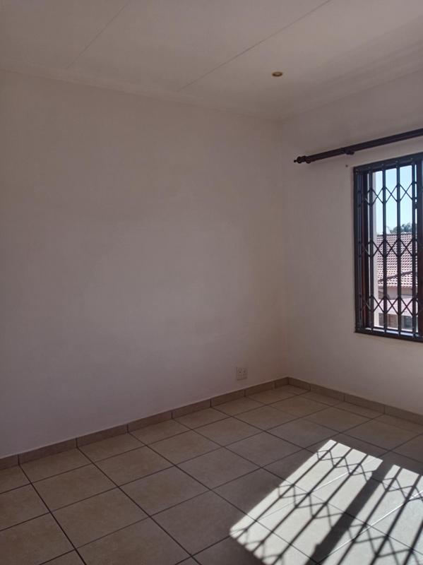 2 Bedroom Property for Sale in Sonneveld Gauteng