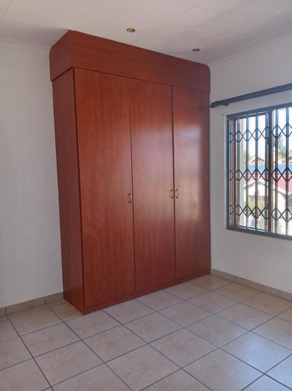 2 Bedroom Property for Sale in Sonneveld Gauteng