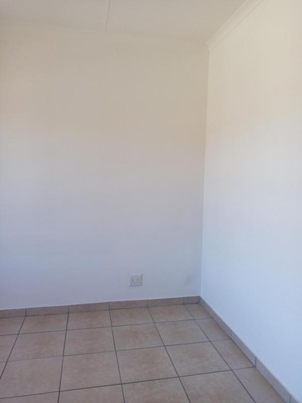 2 Bedroom Property for Sale in Sonneveld Gauteng