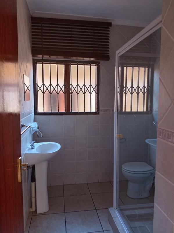 2 Bedroom Property for Sale in Sonneveld Gauteng