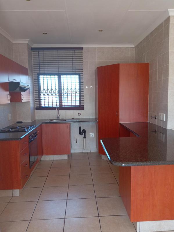 2 Bedroom Property for Sale in Sonneveld Gauteng