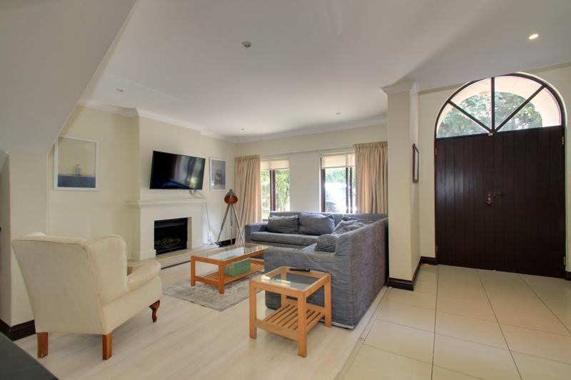 To Let 4 Bedroom Property for Rent in Beverley Gauteng