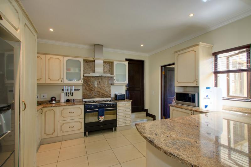 To Let 4 Bedroom Property for Rent in Beverley Gauteng