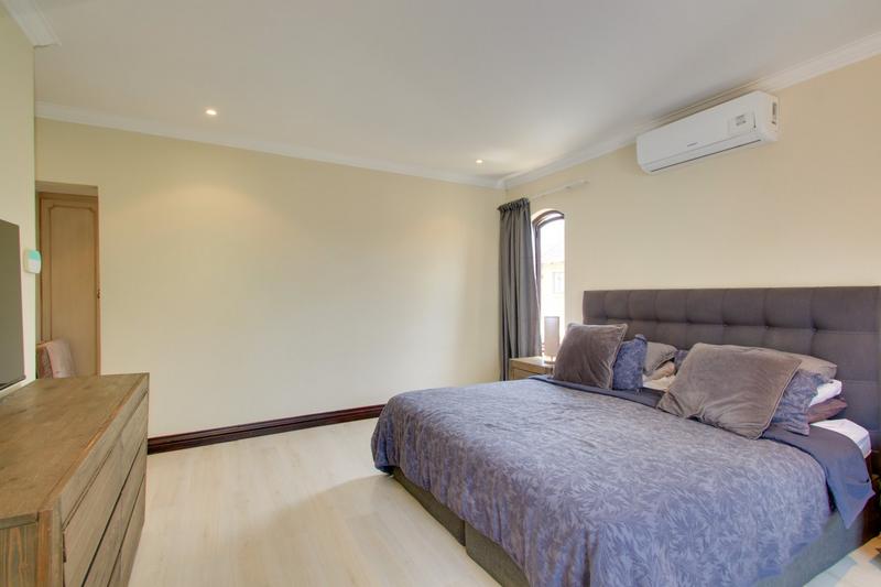 To Let 4 Bedroom Property for Rent in Beverley Gauteng