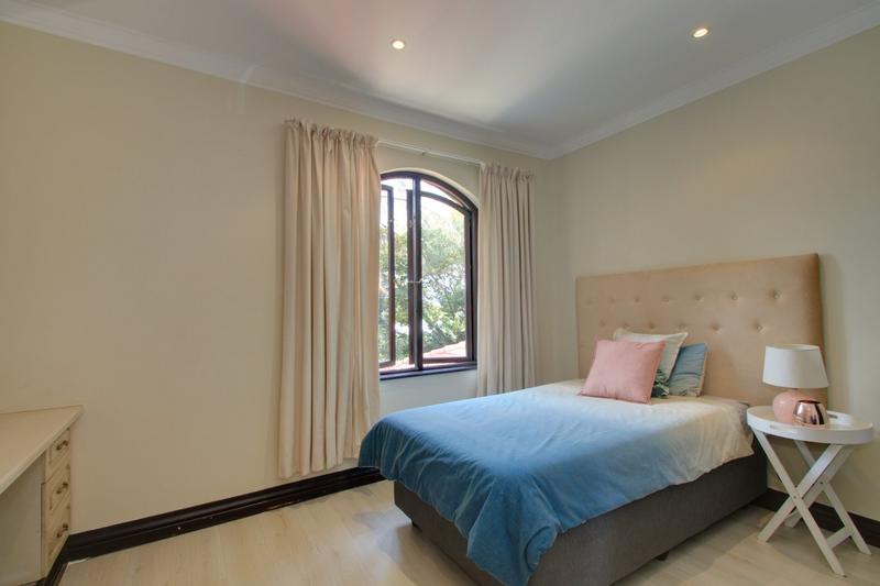 To Let 4 Bedroom Property for Rent in Beverley Gauteng