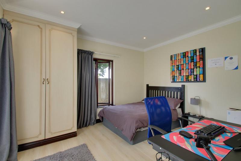 To Let 4 Bedroom Property for Rent in Beverley Gauteng