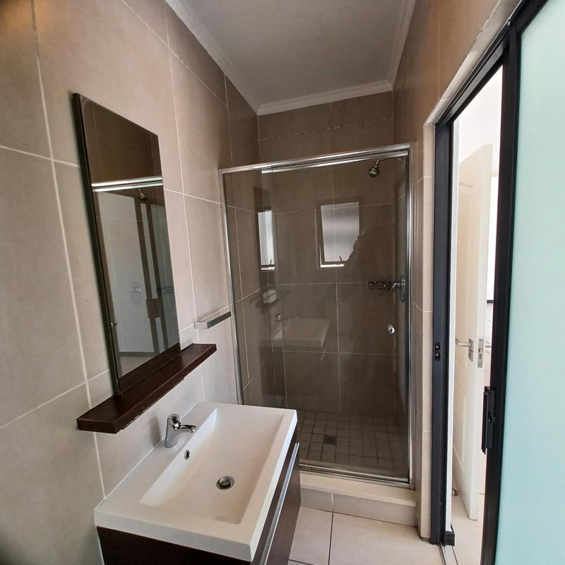 To Let 2 Bedroom Property for Rent in Broadacres Gauteng