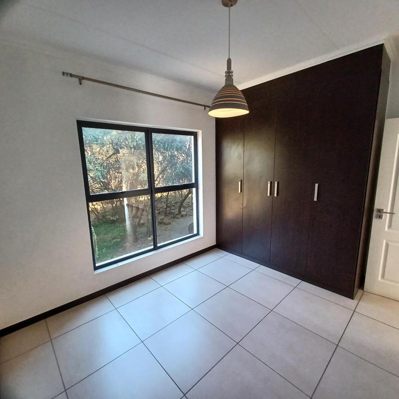 To Let 2 Bedroom Property for Rent in Broadacres Gauteng
