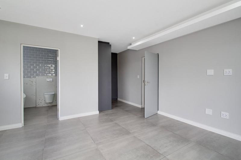 To Let 4 Bedroom Property for Rent in Broadacres Gauteng