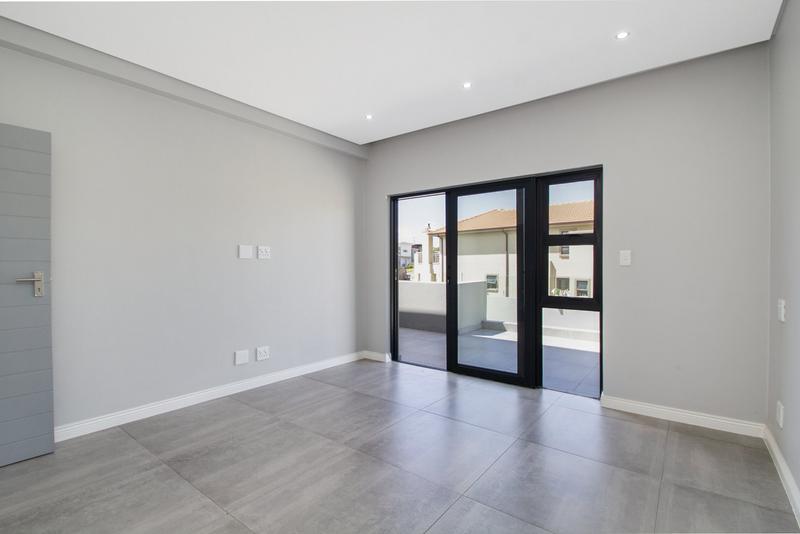 To Let 4 Bedroom Property for Rent in Broadacres Gauteng