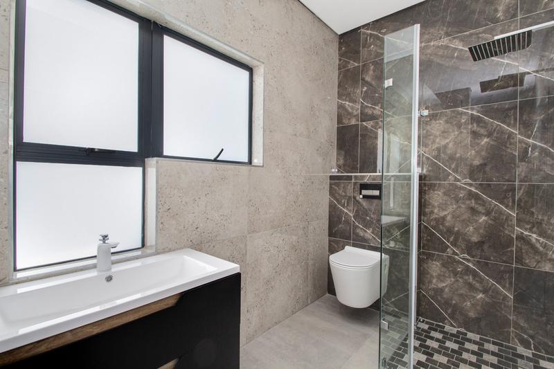 To Let 4 Bedroom Property for Rent in Broadacres Gauteng