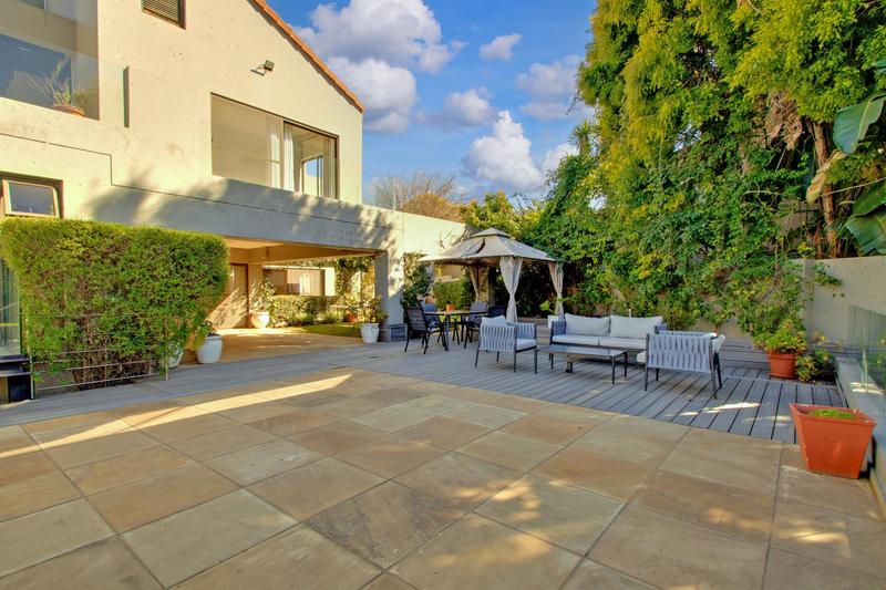 To Let 4 Bedroom Property for Rent in Dainfern Golf Estate Gauteng