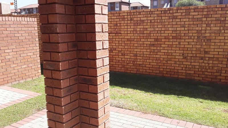 To Let 2 Bedroom Property for Rent in Stone Ridge Gauteng