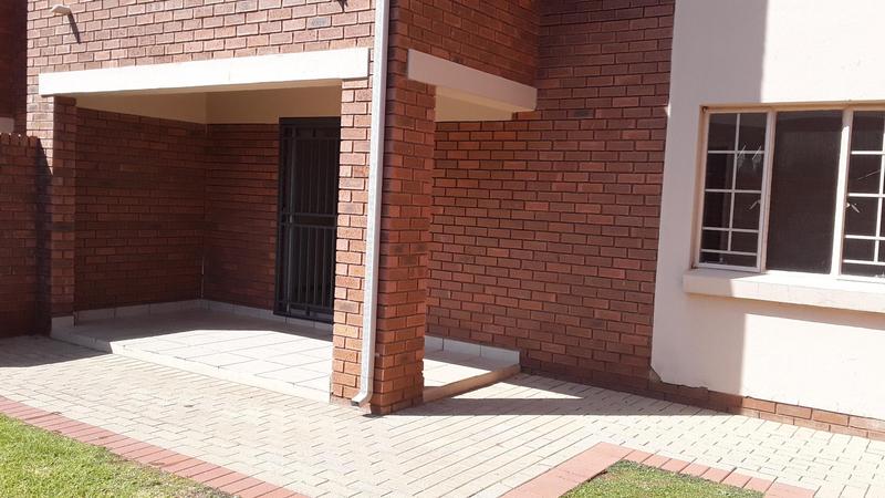 To Let 2 Bedroom Property for Rent in Stone Ridge Gauteng