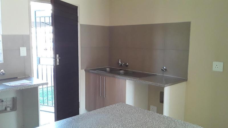 To Let 2 Bedroom Property for Rent in Stone Ridge Gauteng