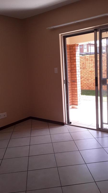 To Let 2 Bedroom Property for Rent in Stone Ridge Gauteng