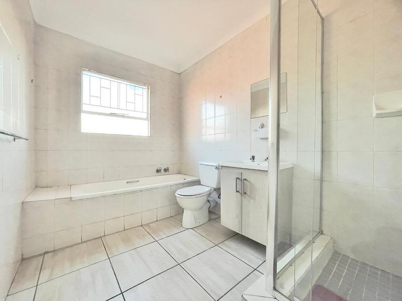To Let 2 Bedroom Property for Rent in Vorna Valley Gauteng