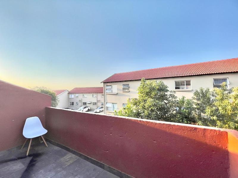 To Let 2 Bedroom Property for Rent in Vorna Valley Gauteng