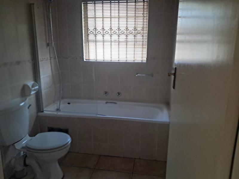 3 Bedroom Property for Sale in Buccleuch Gauteng