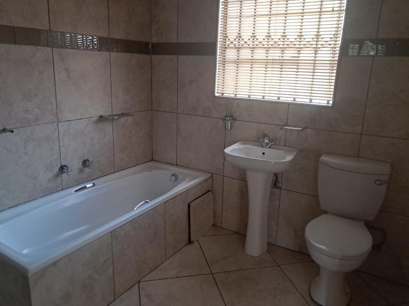 3 Bedroom Property for Sale in Buccleuch Gauteng