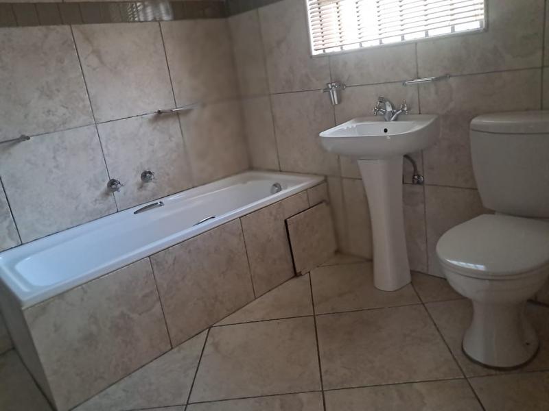 3 Bedroom Property for Sale in Buccleuch Gauteng