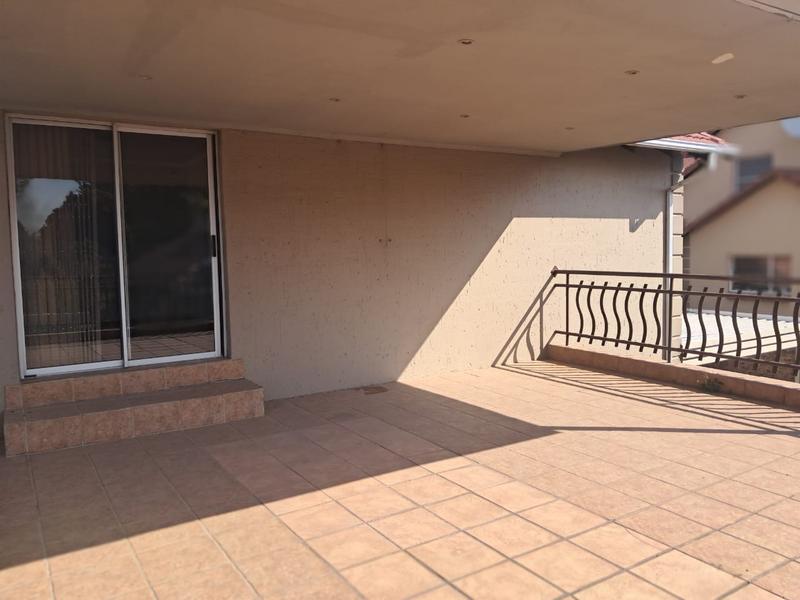 3 Bedroom Property for Sale in Buccleuch Gauteng
