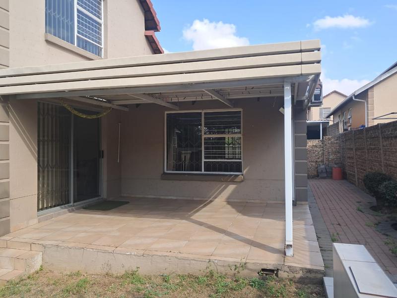 3 Bedroom Property for Sale in Buccleuch Gauteng