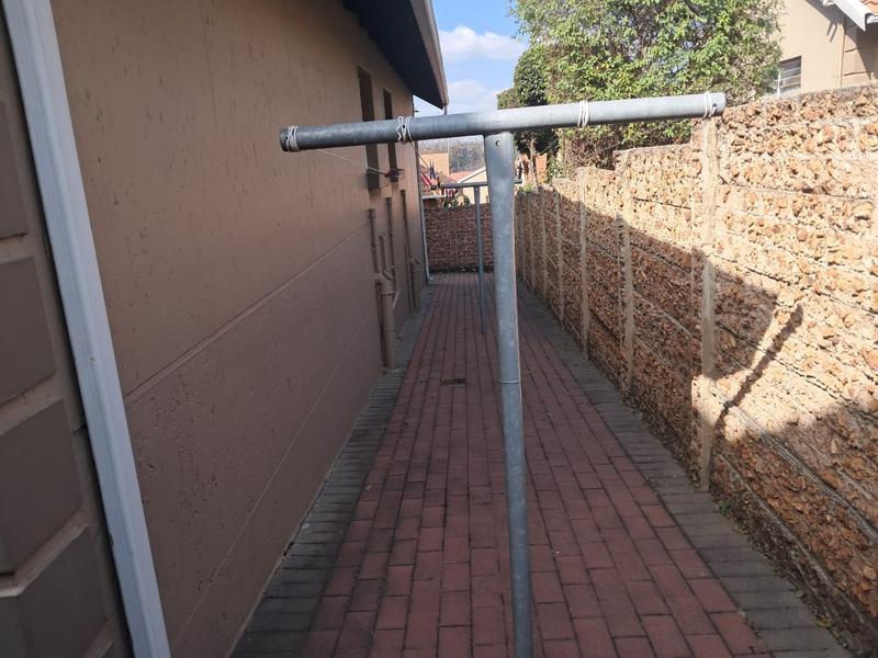 3 Bedroom Property for Sale in Buccleuch Gauteng